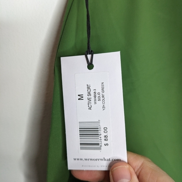 WEWOREWHAT Active Tennis Workout Skort Court Green NEW Size M - Picture 3 of 7